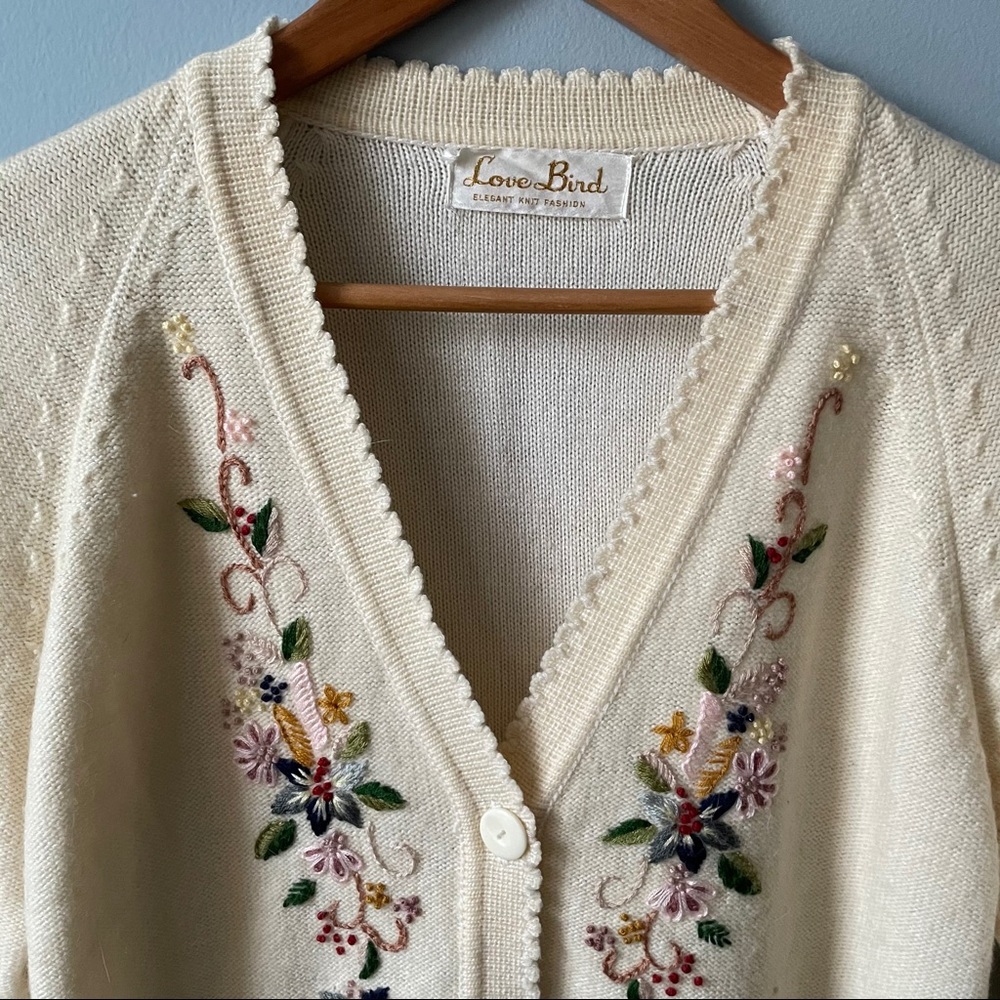 Vintage Lambswool Embroidered Cardigan NWOT - Picture 11 of 11
